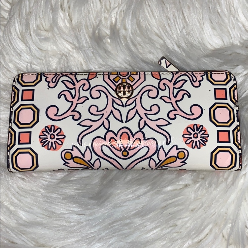 100%Authentic Tory Burch wallet